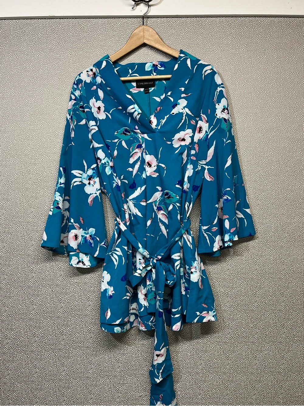 18/20 Lane Bryant Teal Floral Wrap Top with Self-Tie